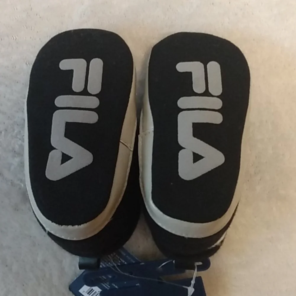 NWT Fila Black & White Crib Shoes 6-9 Months